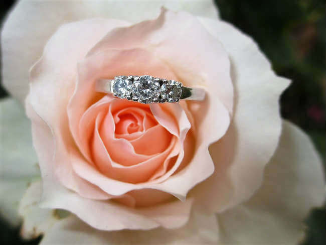 diamond halo rings at NEFJ diamond halo rings at NEFJ