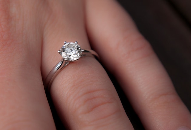 Round Cut Engagement Ring